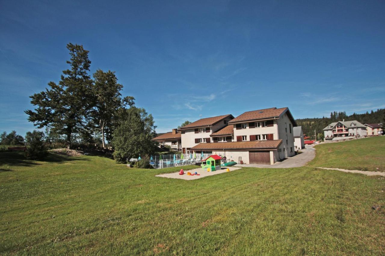 Village De Vacances Les Chevreuils Bellefontaine (Jura) Exterior photo